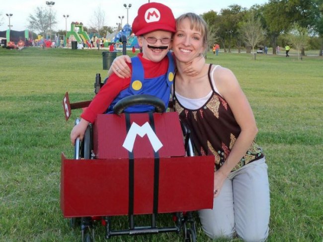 Веселые костюмы к Хэллоуину для сына-инвалида