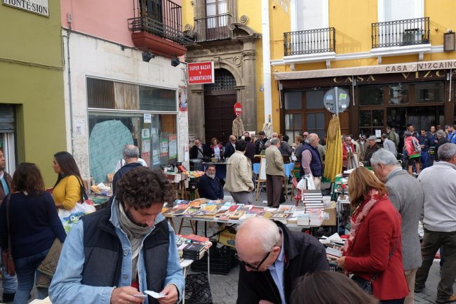 Прогудка по блошиному рынку в Испании