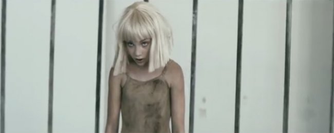 Мэдди Зиглер снова танцует в клипе Sia