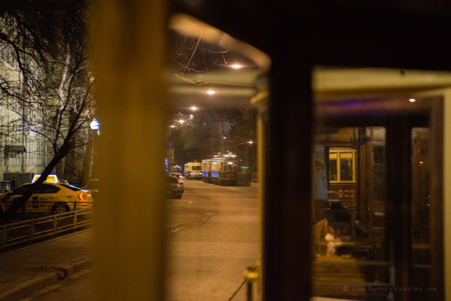 Прогулка по ночной Москве на старинном трамвае