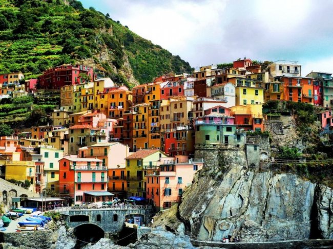 15 фантастических городов, построенных на скалах