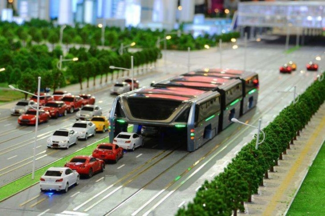 Китайцы разработали фантастический автобус, которому не страшны любые пробк ...