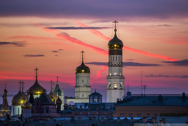 Как солнце вставало над Кремлем