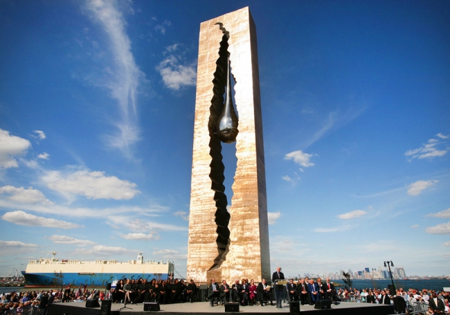 22 самых впечатляющих памятника жертвам терактов 11 сентября 2001 года