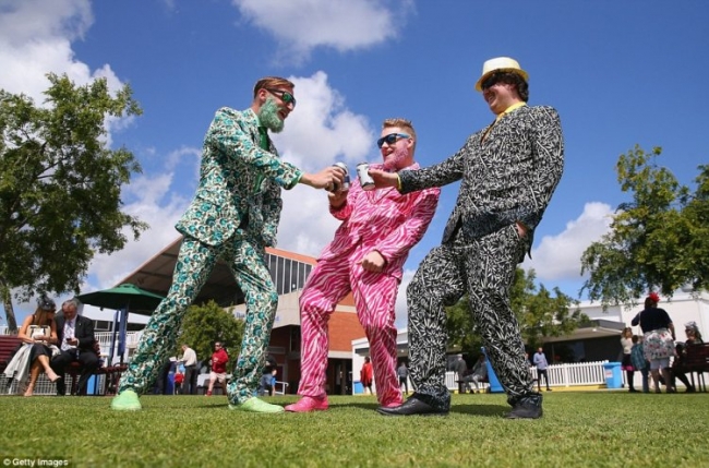 Гламурные любители скачек Australian Geelong Cup