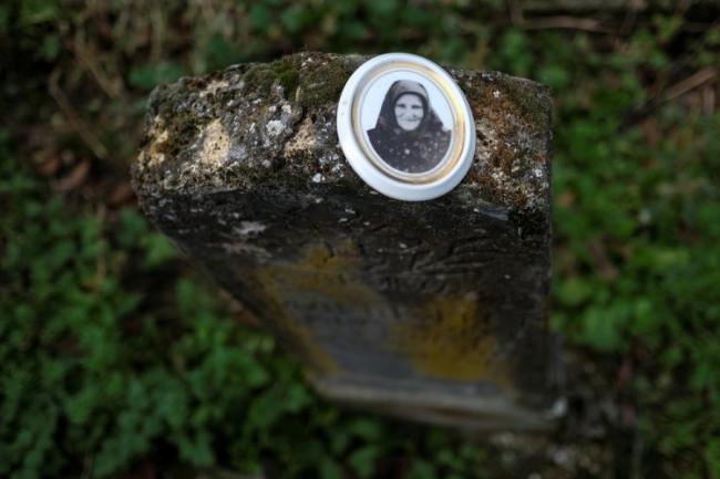 Коттеджи на кладбище Сербии