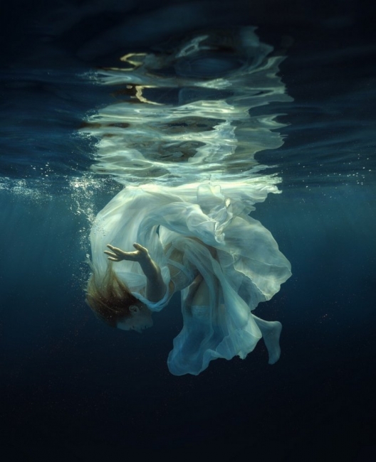 Девушки под водой на снимках Дмитрия Лаудина