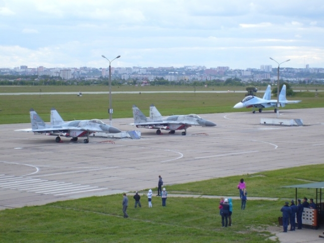 Первые истребители Су-30СМ прибыли в Курск