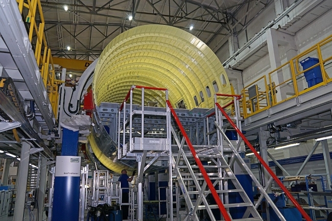 Сборка среднемагистральных пассажирских самолётов МС-21 на Иркутском авиационом заводе