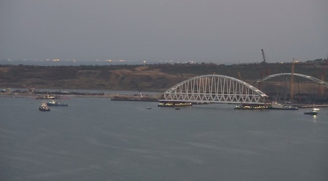 Закончилось выдвижение железнодорожной арки Крымского моста