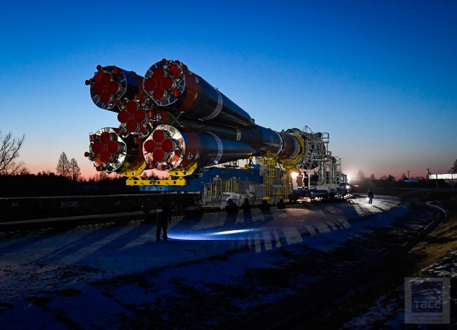 Вывоз ракеты-носителя "Союз-2.1б" на космодроме Восточный