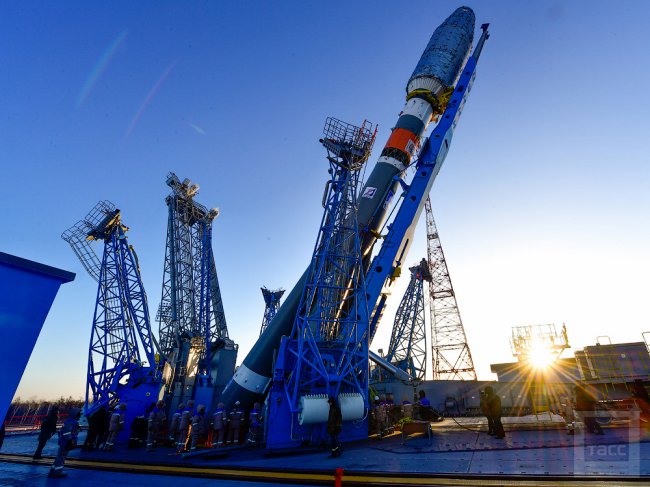 Вывоз ракеты-носителя "Союз-2.1б" на космодроме Восточный