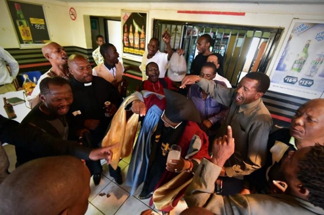 Церковь Габола в ЮАР: здесь можно молиться и пить алкоголь одновременно