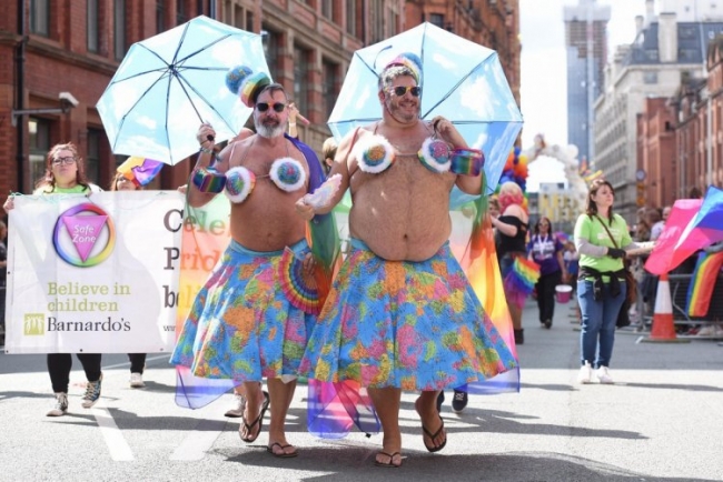 Шествие клоунов: гей-парад в Манчестере