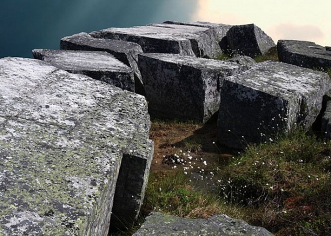 На Кольском полуострове найдены мегалитические постройки древней цивилизаци ...