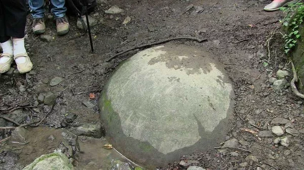 Ученый обнаружил в Боснии новый огромный каменный шар - След древних цивилизаций?