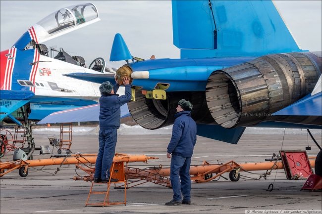 «Русские витязи» на новых Су-35С в Кубинке