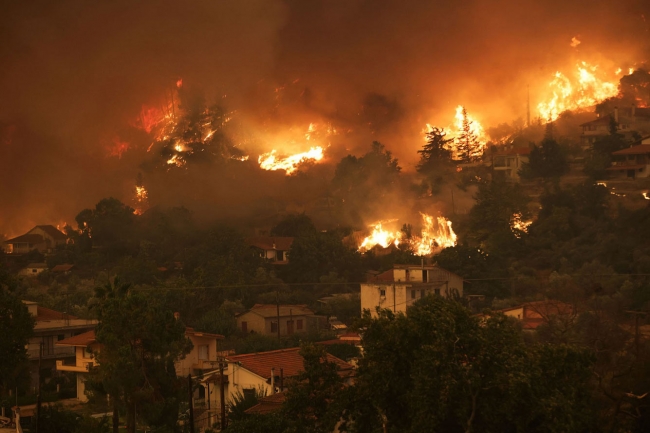 Грандиозные пожары в Греции 2021