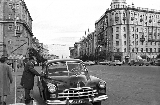 «Извозчик, такса по соглашению», история московского такси
