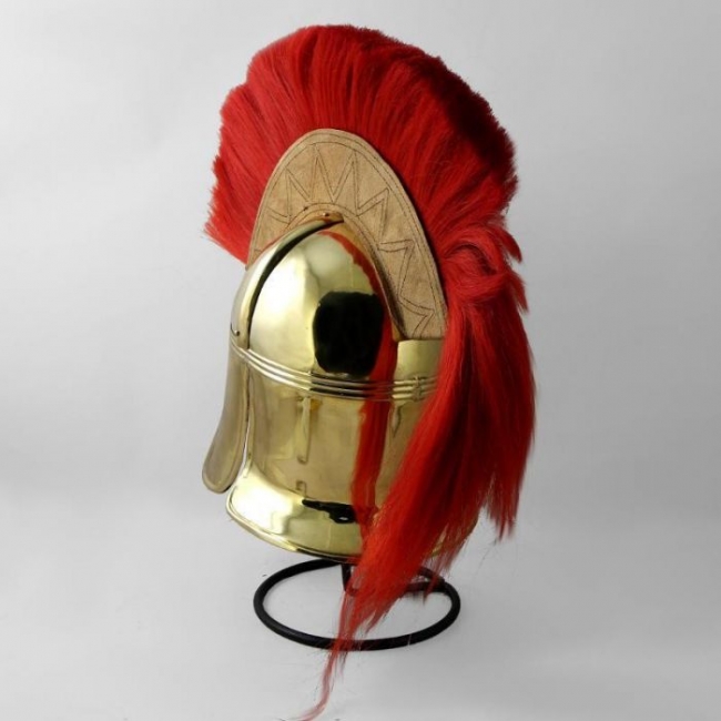 Зачем рыцари Средневековья украшали шлем яркими перьями