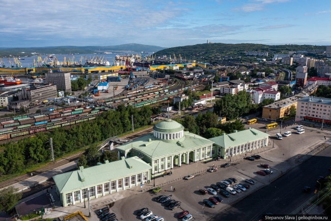 Мурманск — город-порт за Северным полярным кругом