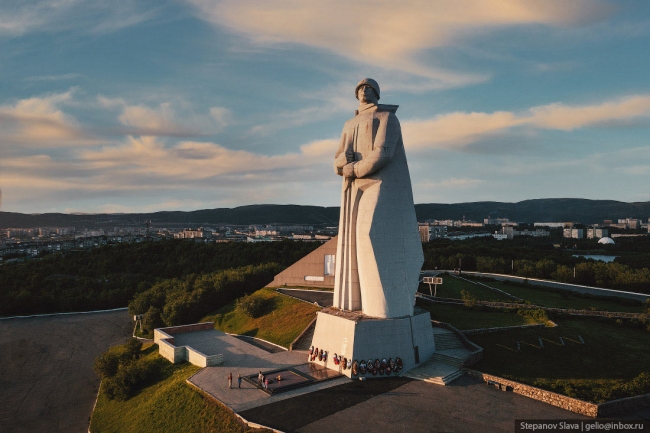 Мурманск — город-порт за Северным полярным кругом
