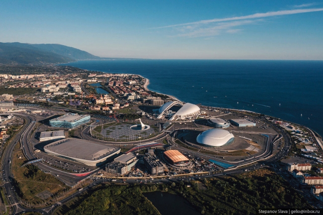 Олимпийский парк в Сочи — стадионы и аттракционы на берегу моря