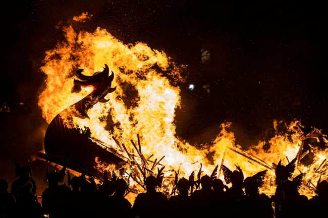 Фестиваль огня викингов Up Helly Aa