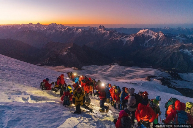 Эльбрус — самая высокая гора России и Европы