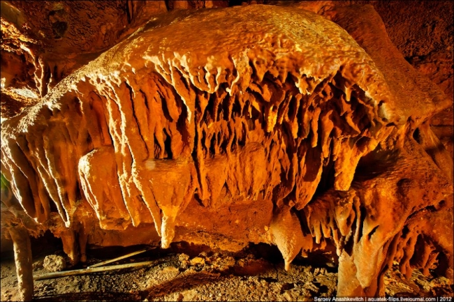 Крым. Геофизическая пещера на Ай-Петри