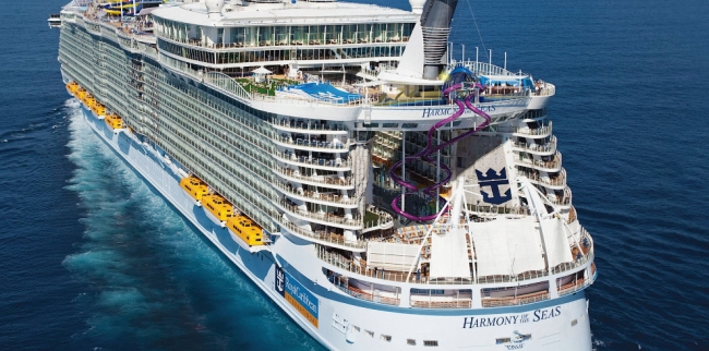 Самый большой в мире круизный лайнер Harmony of the seas