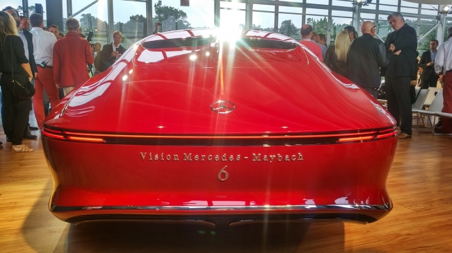 Представлен концепт электромобиля Mercedes-Maybach