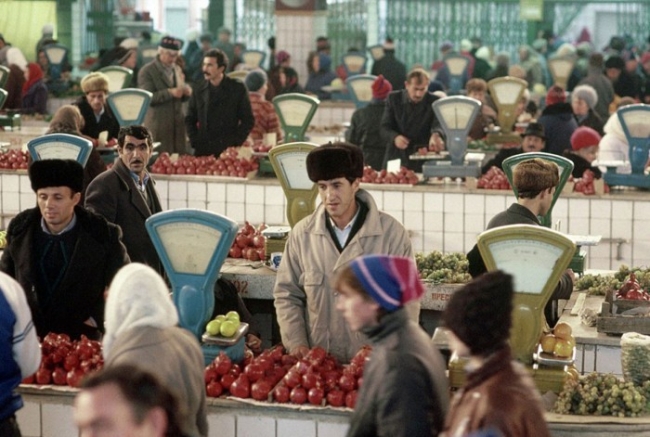 Какими были рынки в СССР (13 фото)