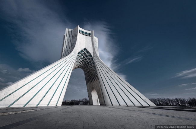 Башня Азади — символ свободы Ирана